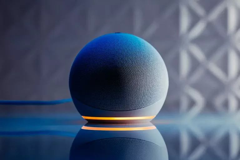 Alexa piscando luz amarela, verde e roxa: Guia definitivo do que cada cor significa (e como parar)